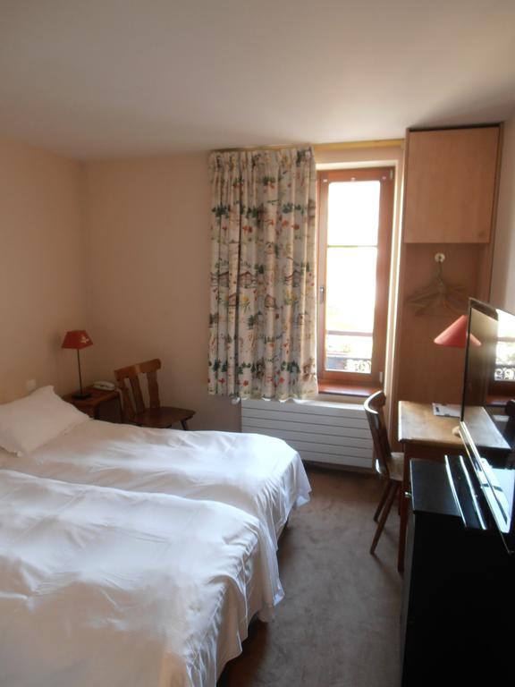 Les Cigognes Hotel Abreschviller Quarto foto